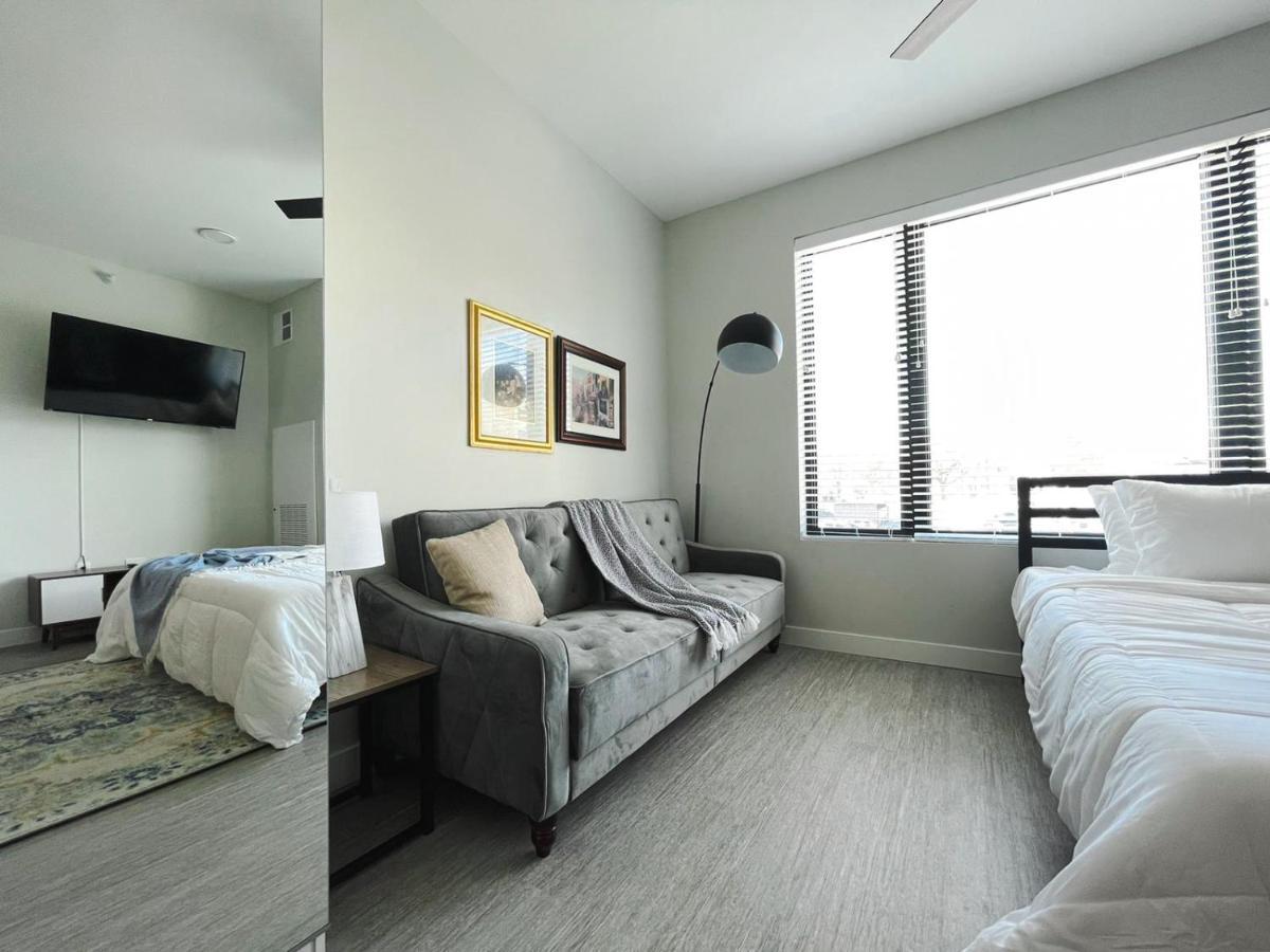 Sleepover Studio Apartments Des Moines Exterior photo